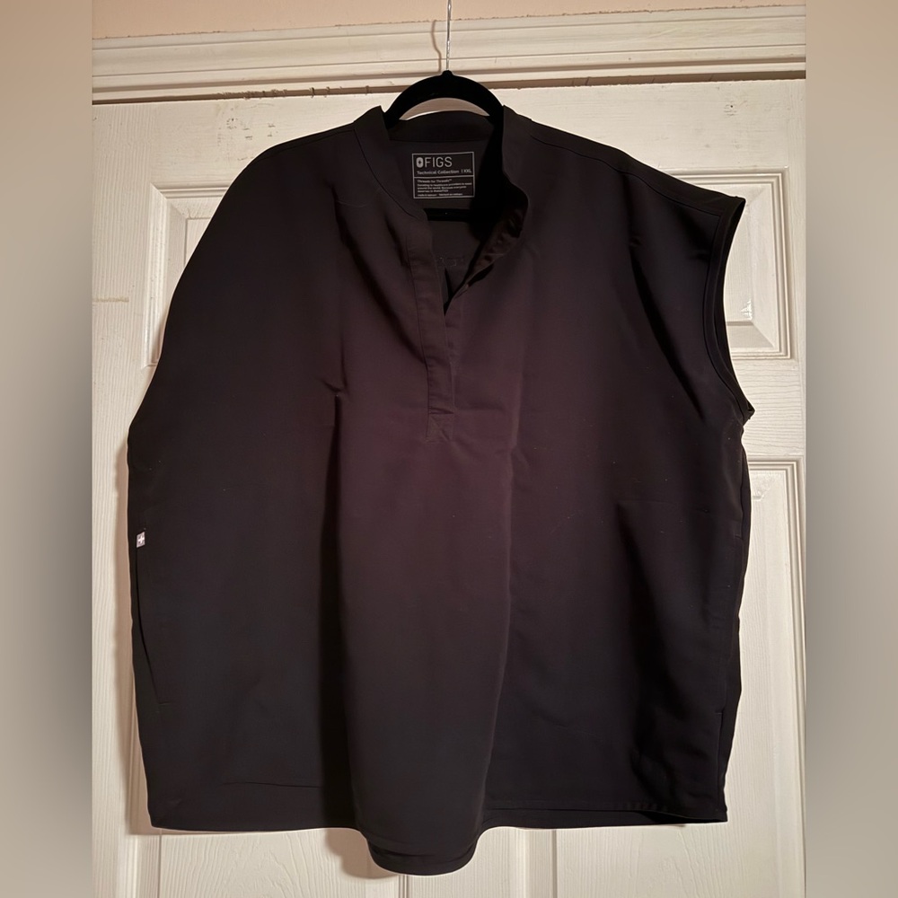 FIGS Black Oversized Sleeveless Scrub Top